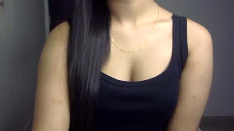 Snapshot of sofie_diva chatting on February 4, 7:00 pm divya online show from February 4, 7:00 pm