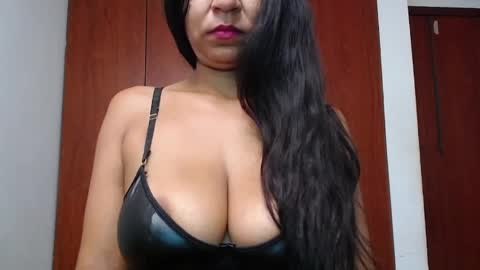 Snapshot of soft_fetish chatting on March 6, 4:07 pm Camila M online show from March 6, 4:07 pm