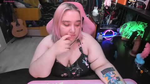 Snapshot of softie_sofy chatting on September 17, 3:15 am Sofie online show from September 17, 3:15 am