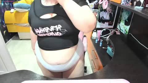 Sofie online show from April 17, 2:57 am