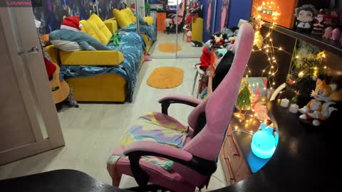Snapshot of softie_sofy chatting on January 11, 2:41 am Sofie online show from January 11, 2:41 am