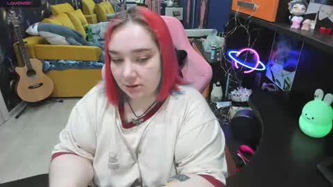 Snapshot of softie_sofy chatting on March 11, 3:36 am Sofie online show from March 11, 3:36 am