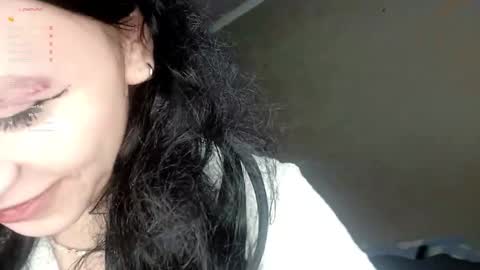 Snapshot of solarsiren chatting on October 30, 5:21 am Mila online show from October 30, 5:21 am