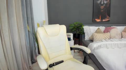 Sonia  Rey online show from December 22, 3:48 pm