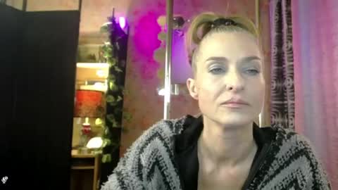 Sonia online show from May 17, 1:43 pm