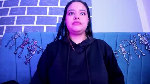 Snapshot of sophi_moon1 chatting on October 20, 5:43 am Sofia online show from October 20, 5:43 am