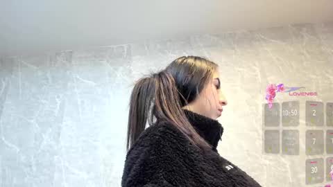 Sophi Thaylorr online show from February 16, 1:00 pm