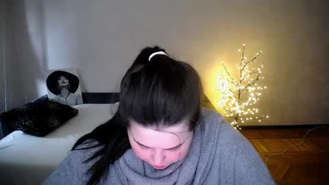sophia__olsen online show from April 1, 8:04 am