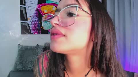   online show from May 29, 8:51 pm