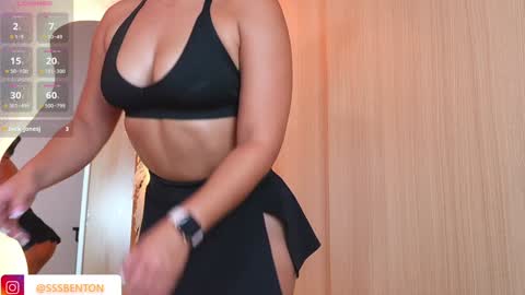 Snapshot of sophie_belton chatting on February 7, 11:13 pm sofia online show from February 7, 11:13 pm