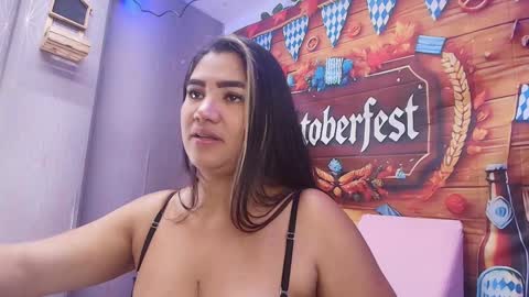 Snapshot of sophie_hils chatting on September 25, 12:04 pm sophie online show from September 25, 12:04 pm