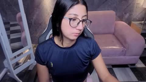 sophie_jones_b online show from February 23, 12:37 pm