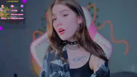sophie_nomenal_ online show from August 3, 6:13 pm