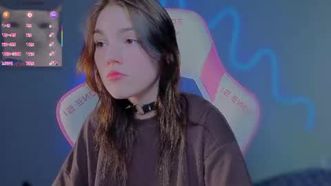 sophie_nomenal_ online show from July 10, 10:38 am