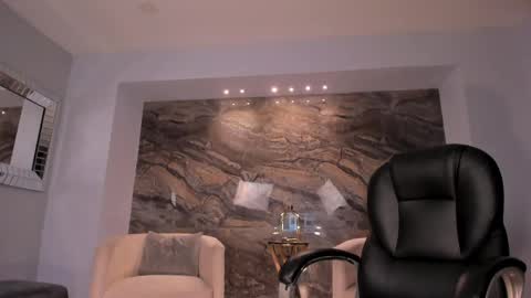 Sophie online show from April 11, 6:30 am