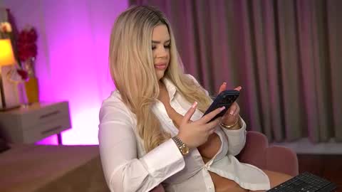 Sophie online show from March 27, 8:26 am