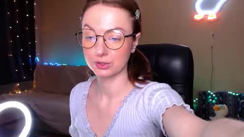 sophieleroux online show from February 19, 11:43 am