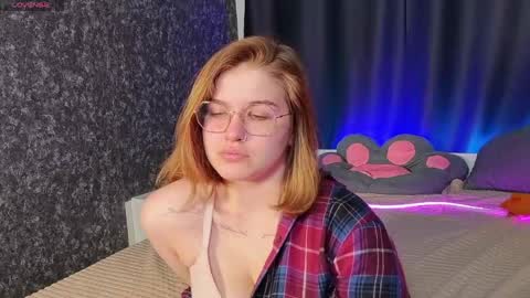Sophie online show from May 15, 9:06 pm