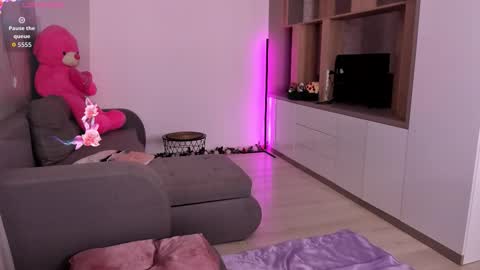 sourcherry1 online show from December 2, 9:28 pm