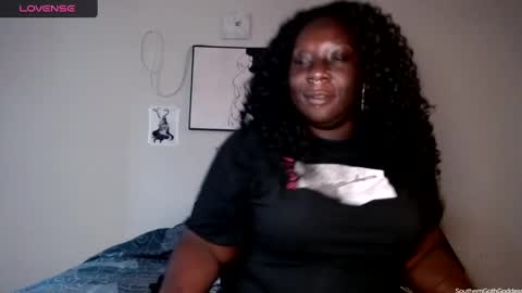 Snapshot of southerngothgoddess chatting on October 6, 9:52 pm SG online show from October 6, 9:52 pm