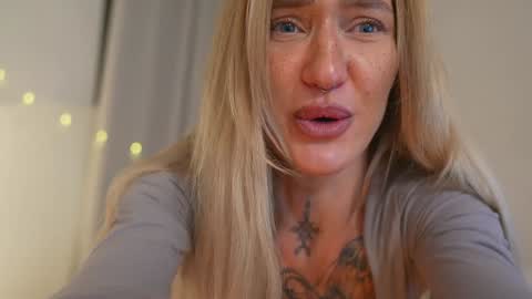 DAISY online show from December 28, 3:59 pm