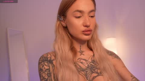 DAISY online show from January 26, 10:45 am