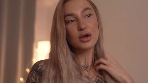 DAISY online show from February 14, 3:36 pm