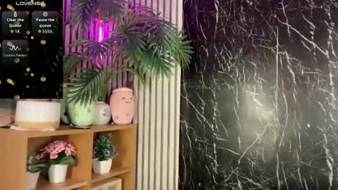 CALL ME RAINE online show from April 18, 1:19 am