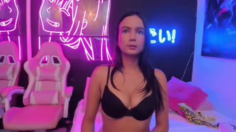 staarlightt online show from March 17, 11:09 pm