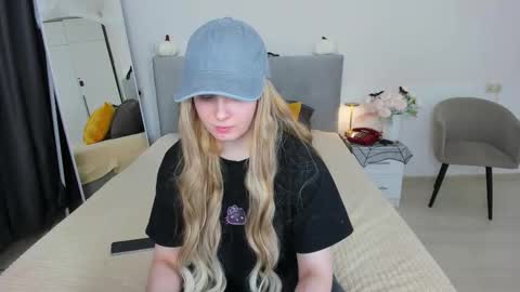 Snapshot of stacy_starrrr chatting on October 29, 9:02 am Stacy online show from October 29, 9:02 am