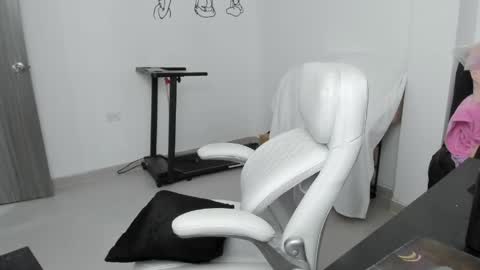 Zulma Yisset online show from April 6, 4:46 am