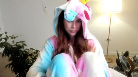 Stacy online show from November 28, 6:00 pm