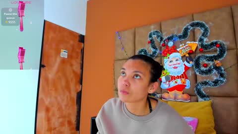 Estrella online show from December 12, 11:50 am