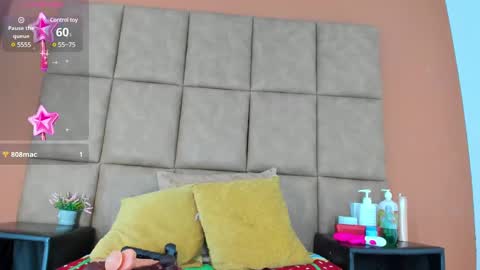 Estrella online show from January 30, 9:47 pm