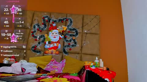 Estrella online show from December 18, 10:02 pm