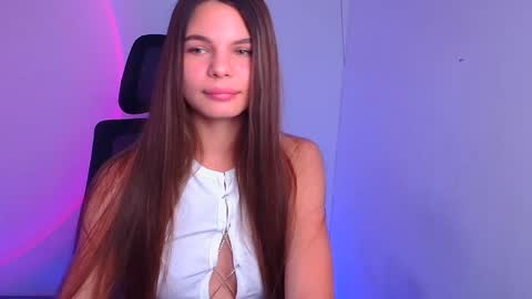 Snapshot of stasy_milk chatting on December 7, 12:35 pm Stasy online show from December 7, 12:35 pm