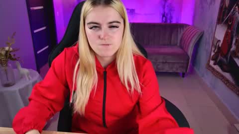 stef_nicks online show from September 27, 7:04 am