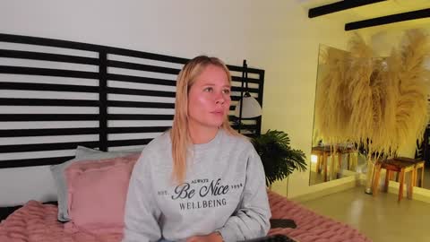 Stefanny   online show from December 30, 12:31 pm