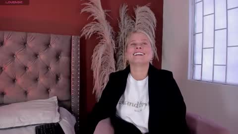 Stefanny   online show from January 7, 12:41 pm