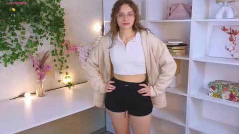 Snapshot of steffaniebrais chatting on October 13, 2:25 am Steffani online show from October 13, 2:25 am