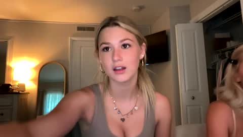 Stella Rose online show from February 3, 3:50 pm