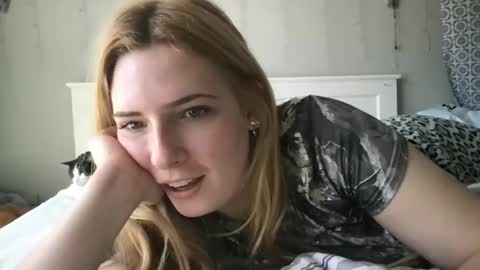 stelladams online show from December 11, 6:31 pm