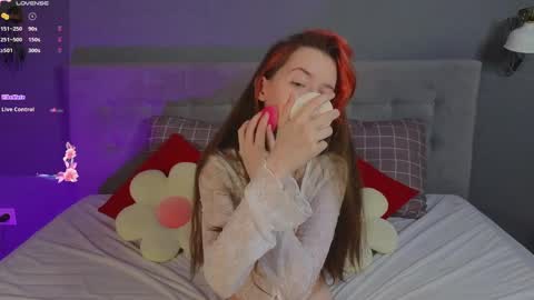 Stella online show from April 4, 3:49 am