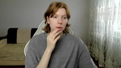 S T E L L A online show from April 6, 10:16 am