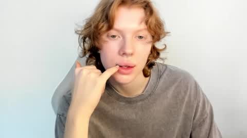 S T E L L A online show from March 3, 9:37 am