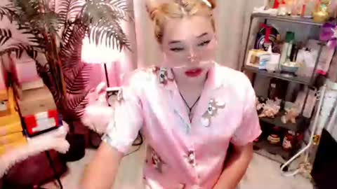 Stella sweet online show from April 18, 1:19 am