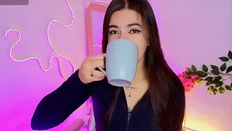 Emma online show from February 5, 11:30 pm