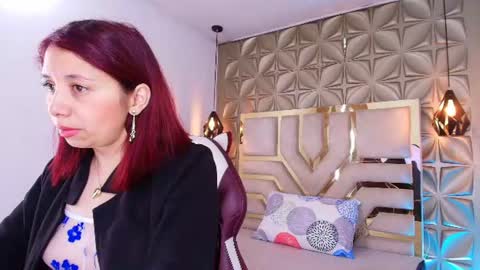 Stephaniesun  online show from June 28, 12:45 pm