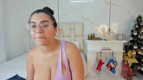 Snapshot of stephanysc chatting on December 24, 11:11 pm Stefanny online show from December 24, 11:11 pm