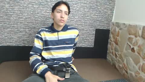 stivenluke online show from February 20, 3:34 am